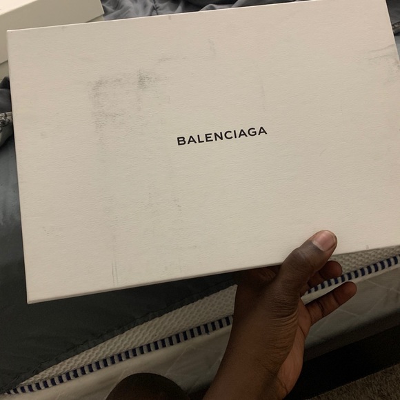 Balenciaga - Picture 10 of 10